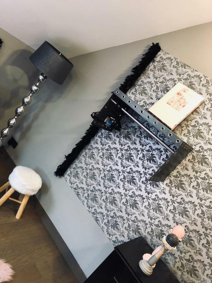 Loft D Isa Avec Wifi Netflix Apartment Gesves Exterior photo